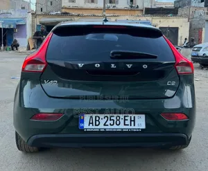Volvo V40 2019 Black