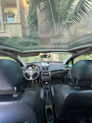 Peugeot 207 1.4 XR 2012