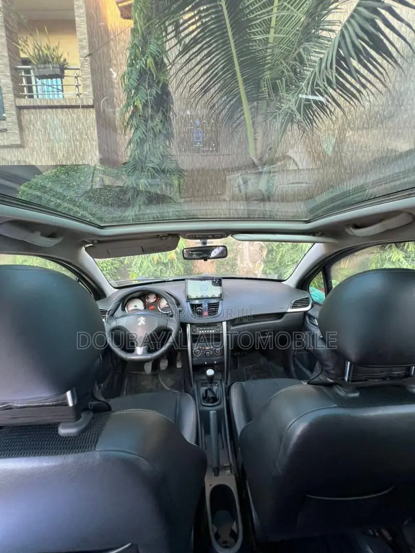 Peugeot 207 1.4 XR 2012