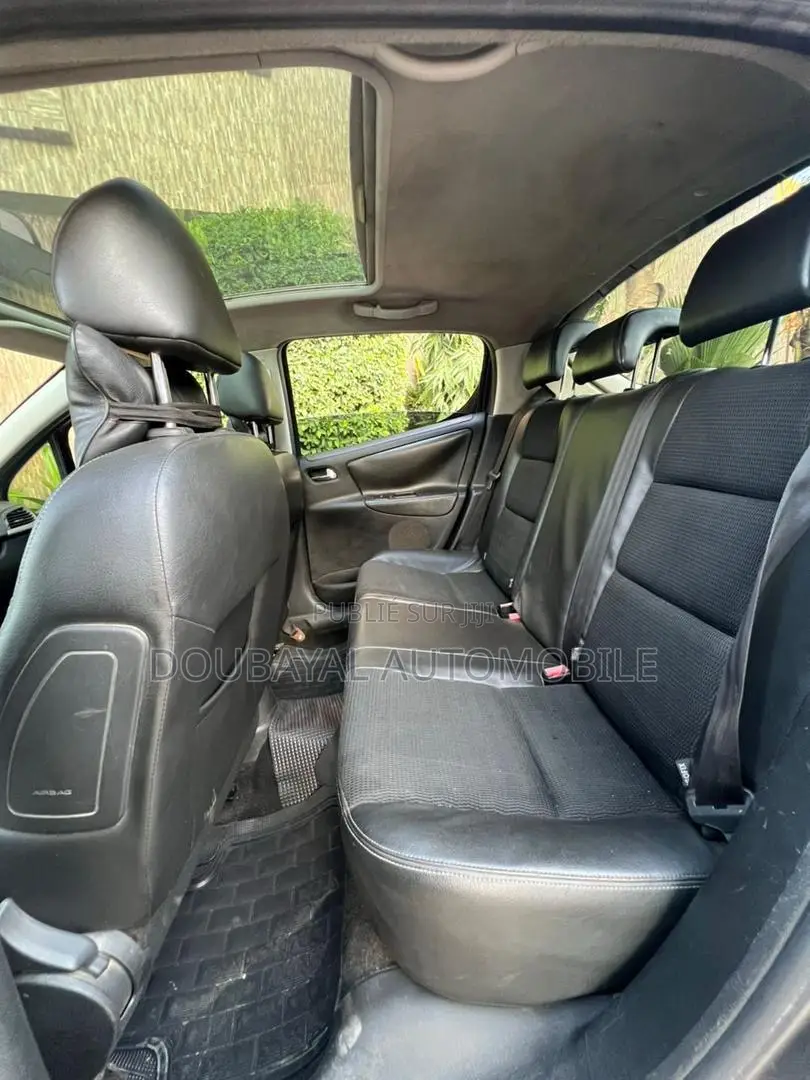 Peugeot 207 1.4 XR 2012