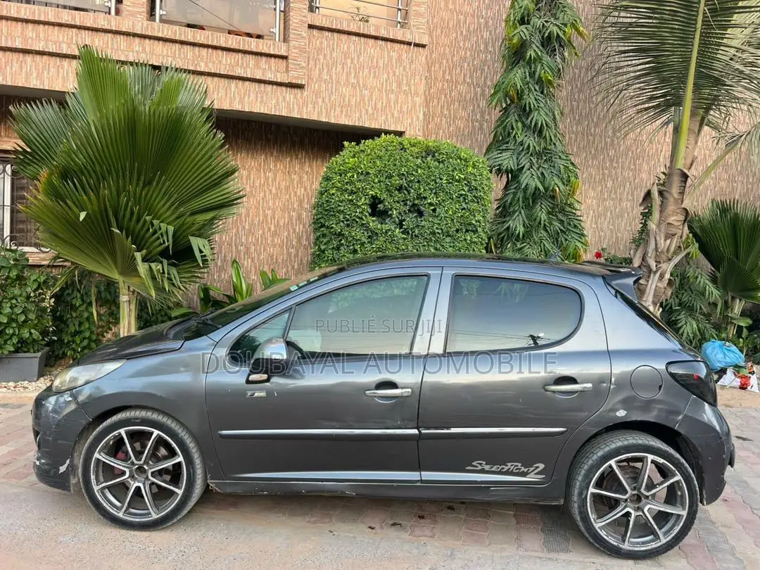 Peugeot 207 1.4 XR 2012