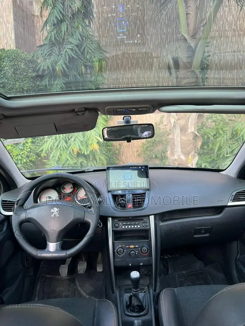 Peugeot 207 1.4 XR 2012