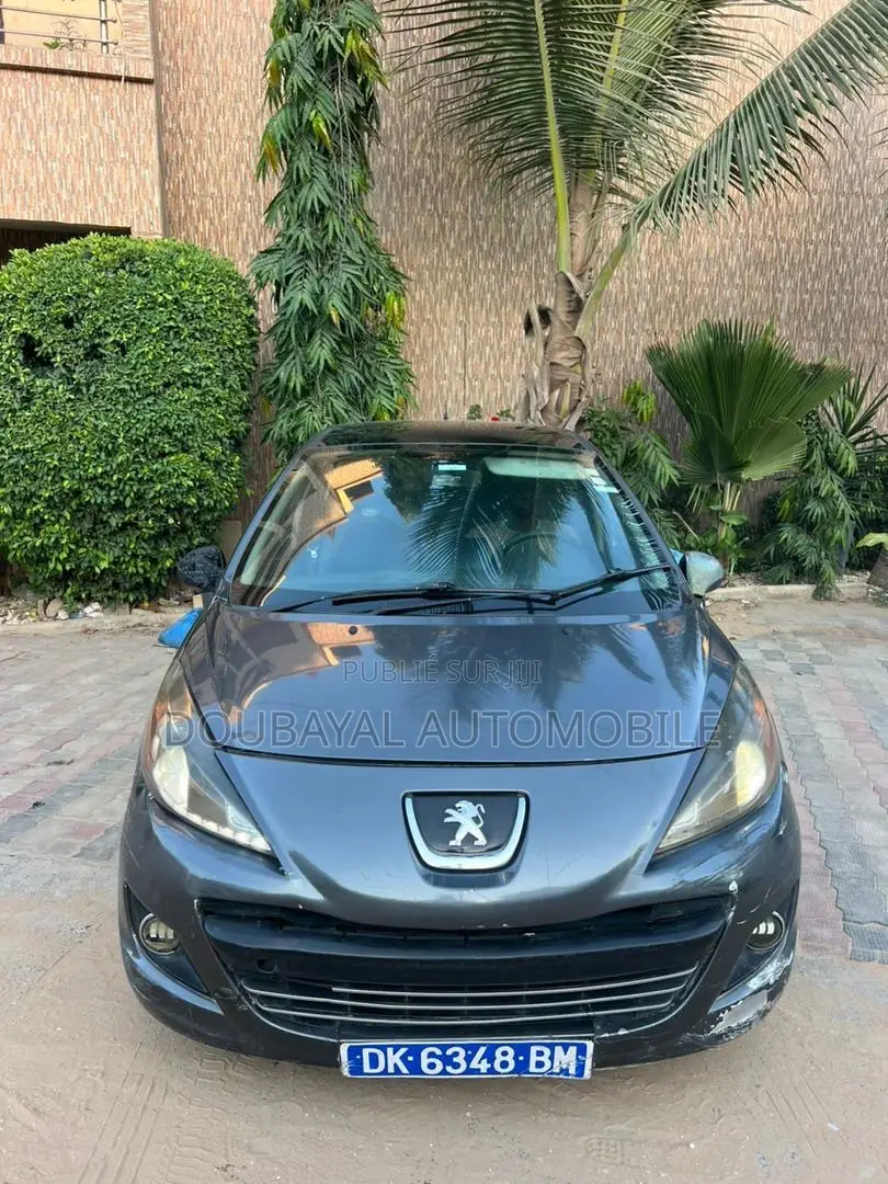 Peugeot 207 1.4 XR 2012