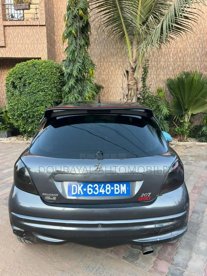 Peugeot 207 1.4 XR 2012