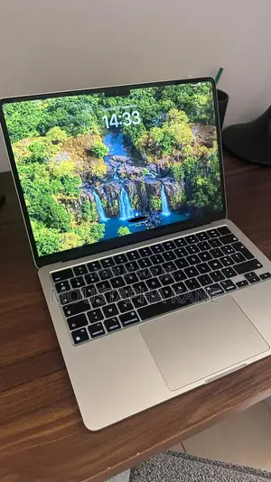 Ordinateur Portable Apple MacBook Air 2022 M2 16GB Apple M2 SSD 256GB