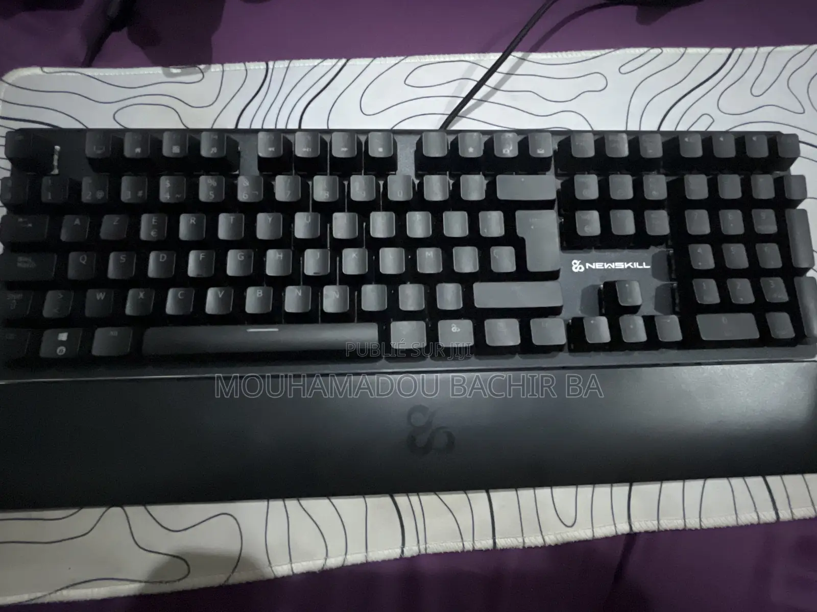 Clavier Mécanique100% Newskill Espagnol (Déjà Utilisé) en Bonne État.