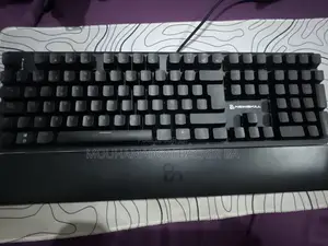 Clavier Mécanique100% Newskill Espagnol (Déjà Utilisé) en Bonne État.