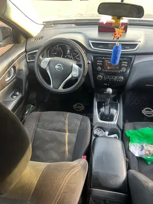 Nissan Rogue S 4dr SUV (2.5L 4cyl CVT) 2014