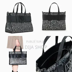 Disponible Armani Exchange 30cm Authentique