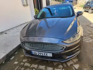 Photo - Ford Fusion 2018 Gris