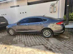 Ford Fusion 2018 Gris