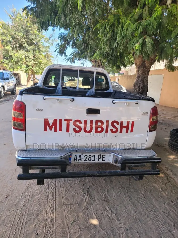 Mitsubishi L200 2019 Black