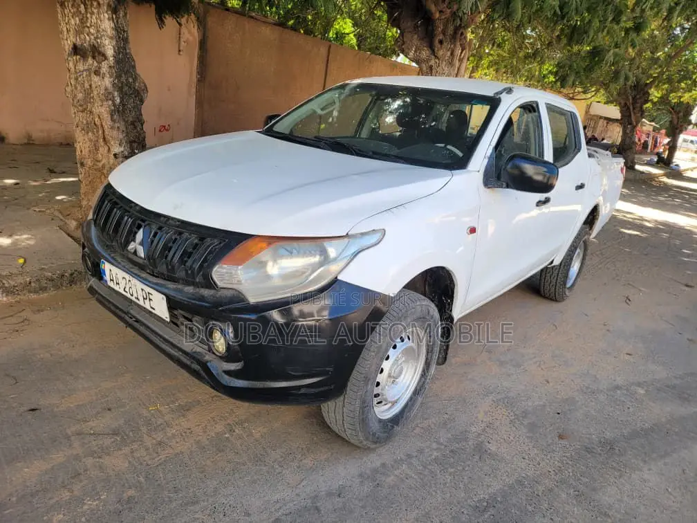 Mitsubishi L200 2019 Black