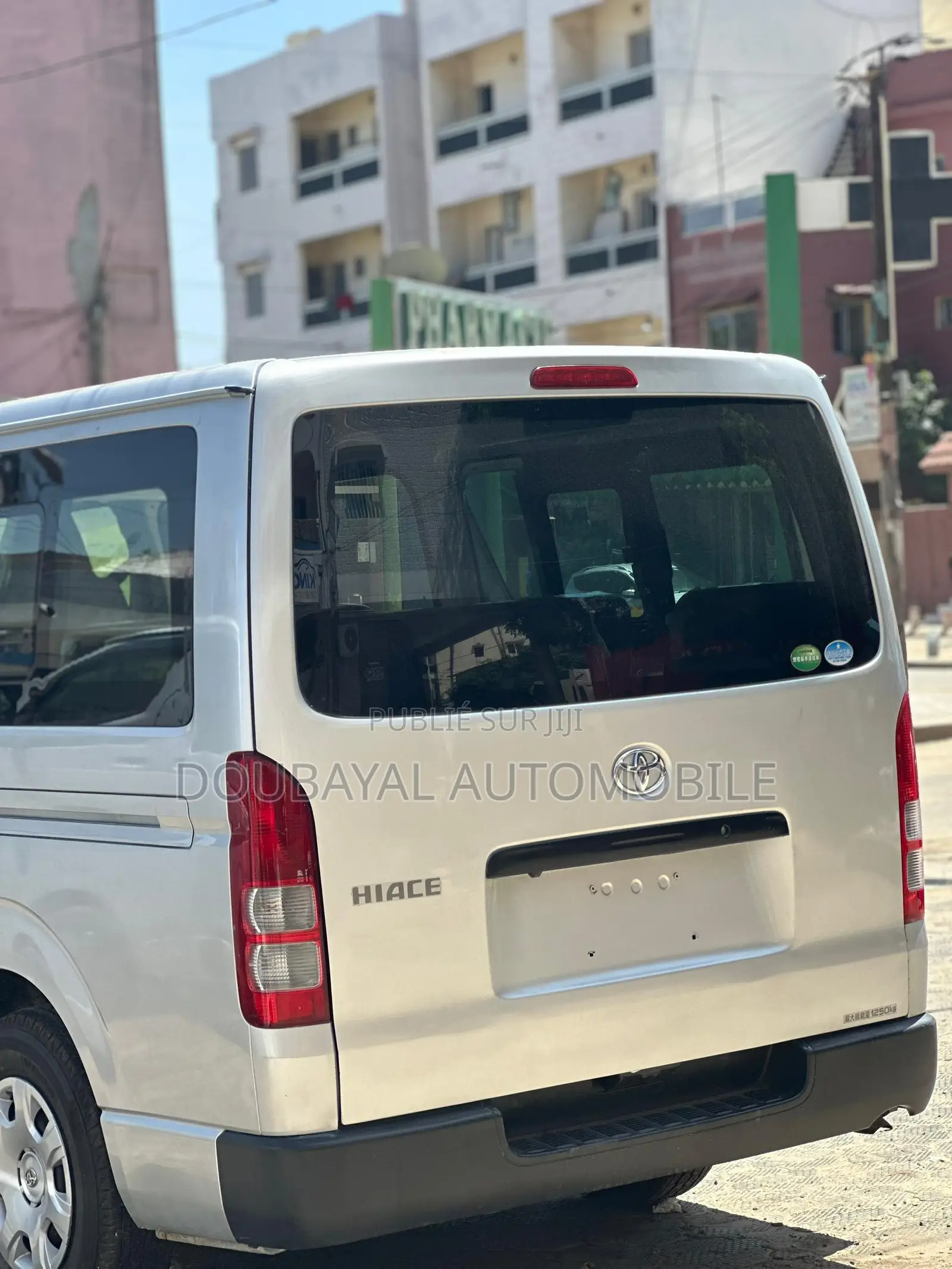 Toyota HiAce 2017 Gris