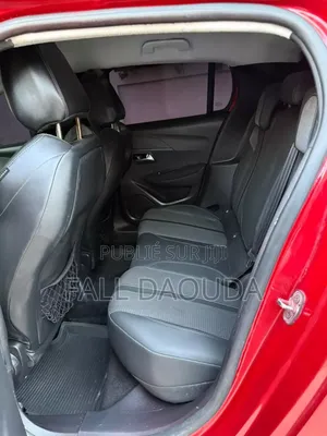 Peugeot 208 2023 Rouge