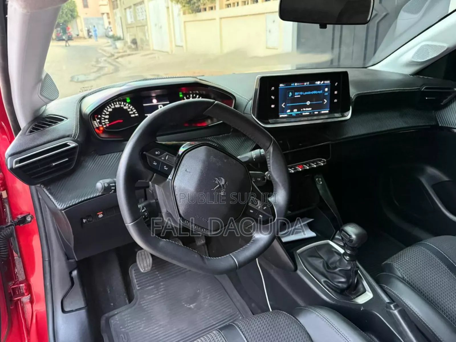 Peugeot 208 2023 Rouge