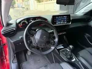 Peugeot 208 2023 Rouge