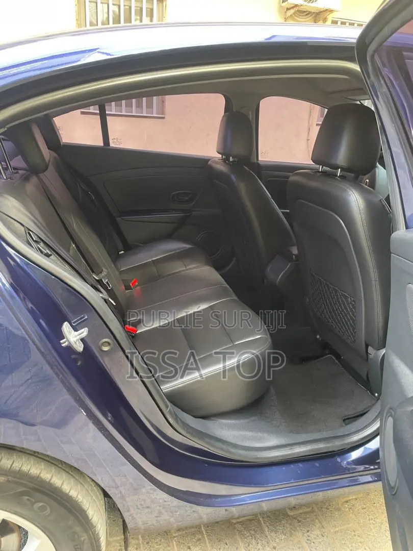 Renault Samsung SM6 2017 Blue