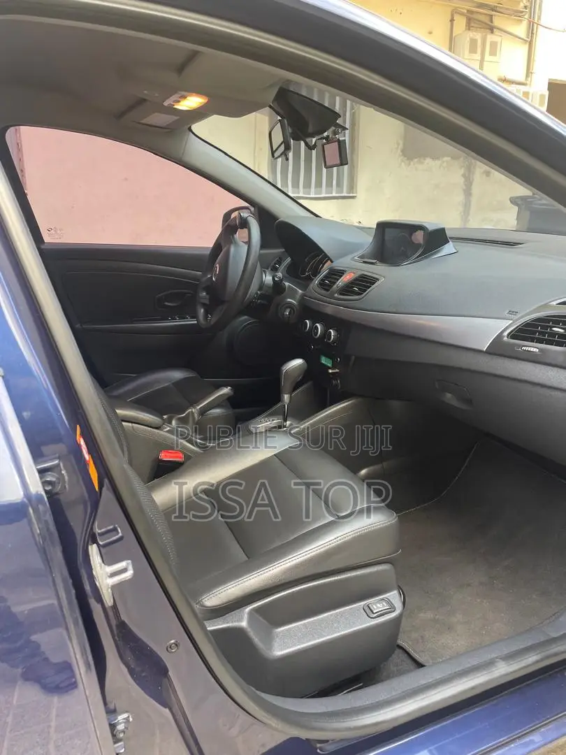 Renault Samsung SM6 2017 Blue