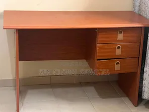 Photo - Table Bureau À Vendre