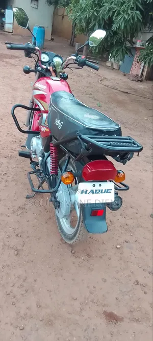 TVS HLX 125 2024 Rouge