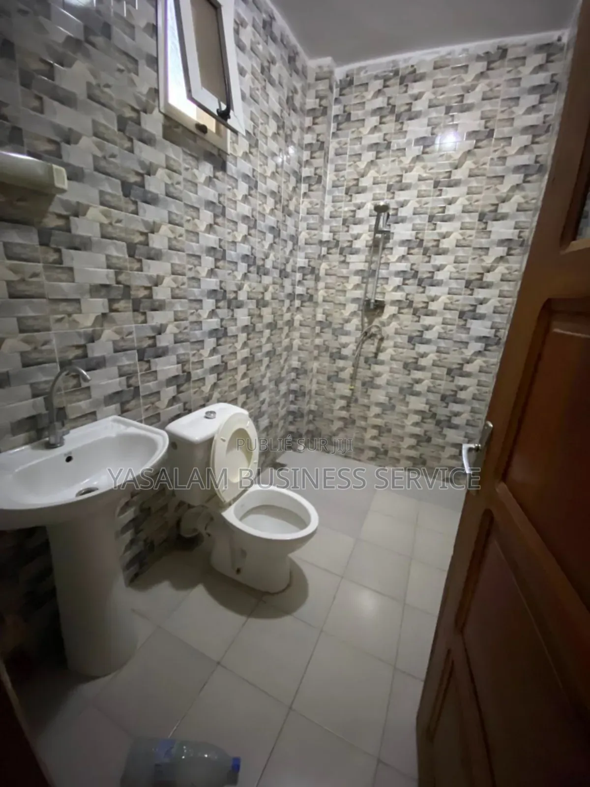 2chbre Studio dans Yasalam Business, Sicap-Liberté à Louer