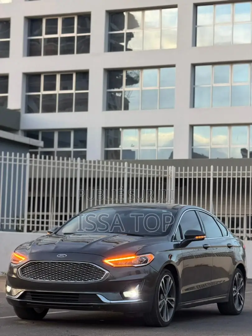 Ford Fusion 2020 Gris