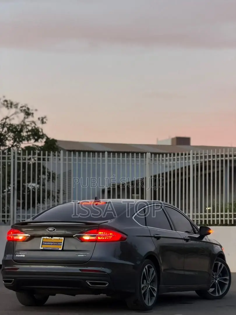 Ford Fusion 2020 Gris