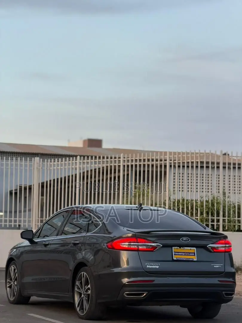 Ford Fusion 2020 Gris