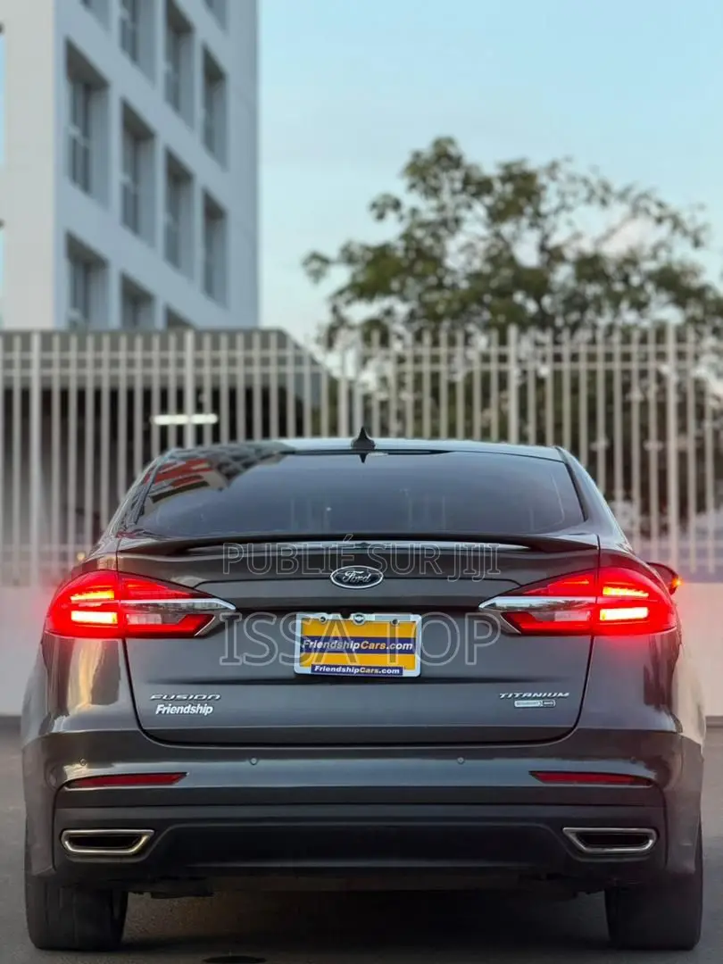 Ford Fusion 2020 Gris