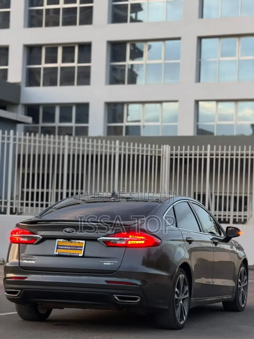 Ford Fusion 2020 Gris