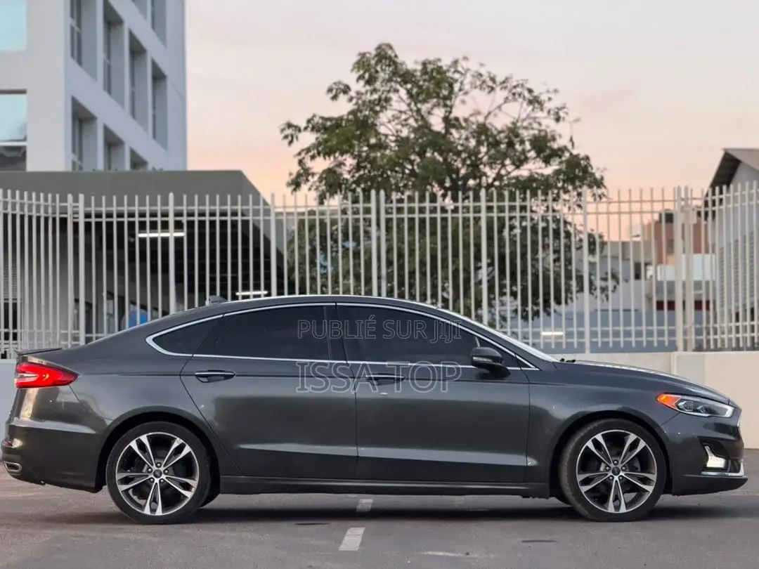 Ford Fusion 2020 Gris