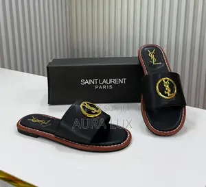 Disponible : Sandales Saint Laurent Paris, Style Chic Et Tendance.