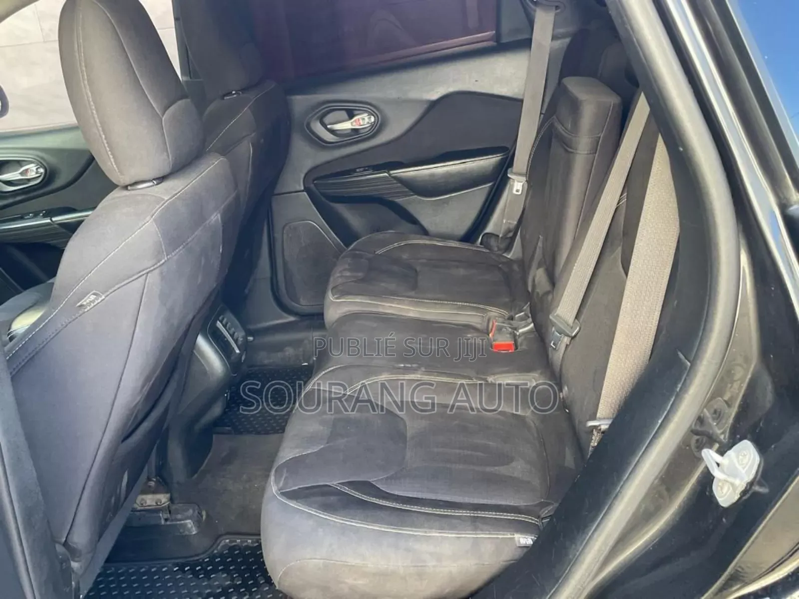 Jeep Cherokee Latitude 4dr SUV (2.4L 4cyl 9A) 2015 Black