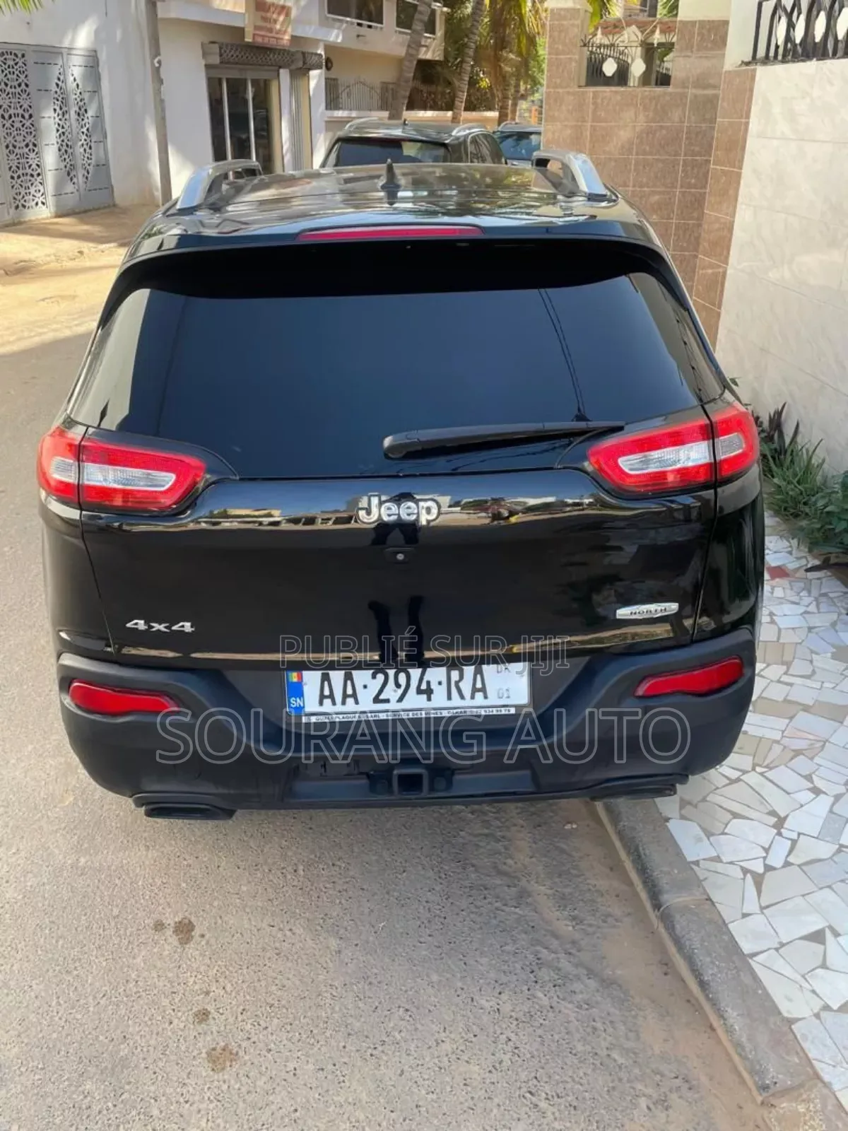 Jeep Cherokee Latitude 4dr SUV (2.4L 4cyl 9A) 2015 Black