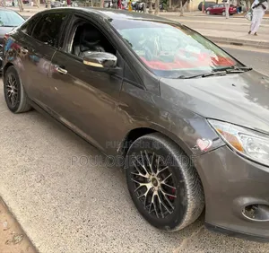 Ford Focus 2013 Gris