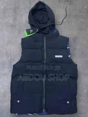 Jacket Avec Capuche Disponible