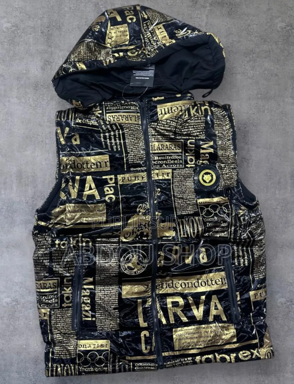 Jacket Avec Capuche Disponible