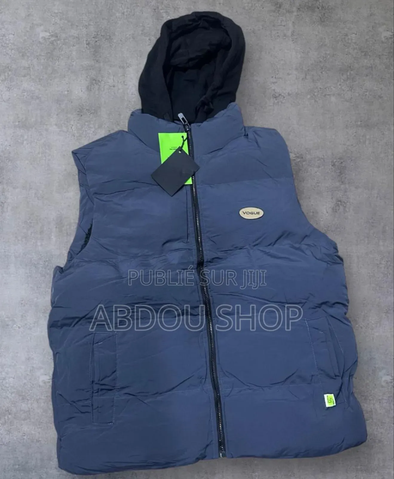 Jacket Avec Capuche Disponible