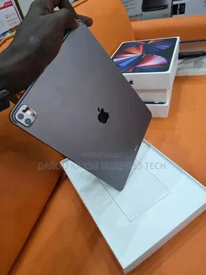 New Apple iPad Pro 12.9 (2022) 128 GB