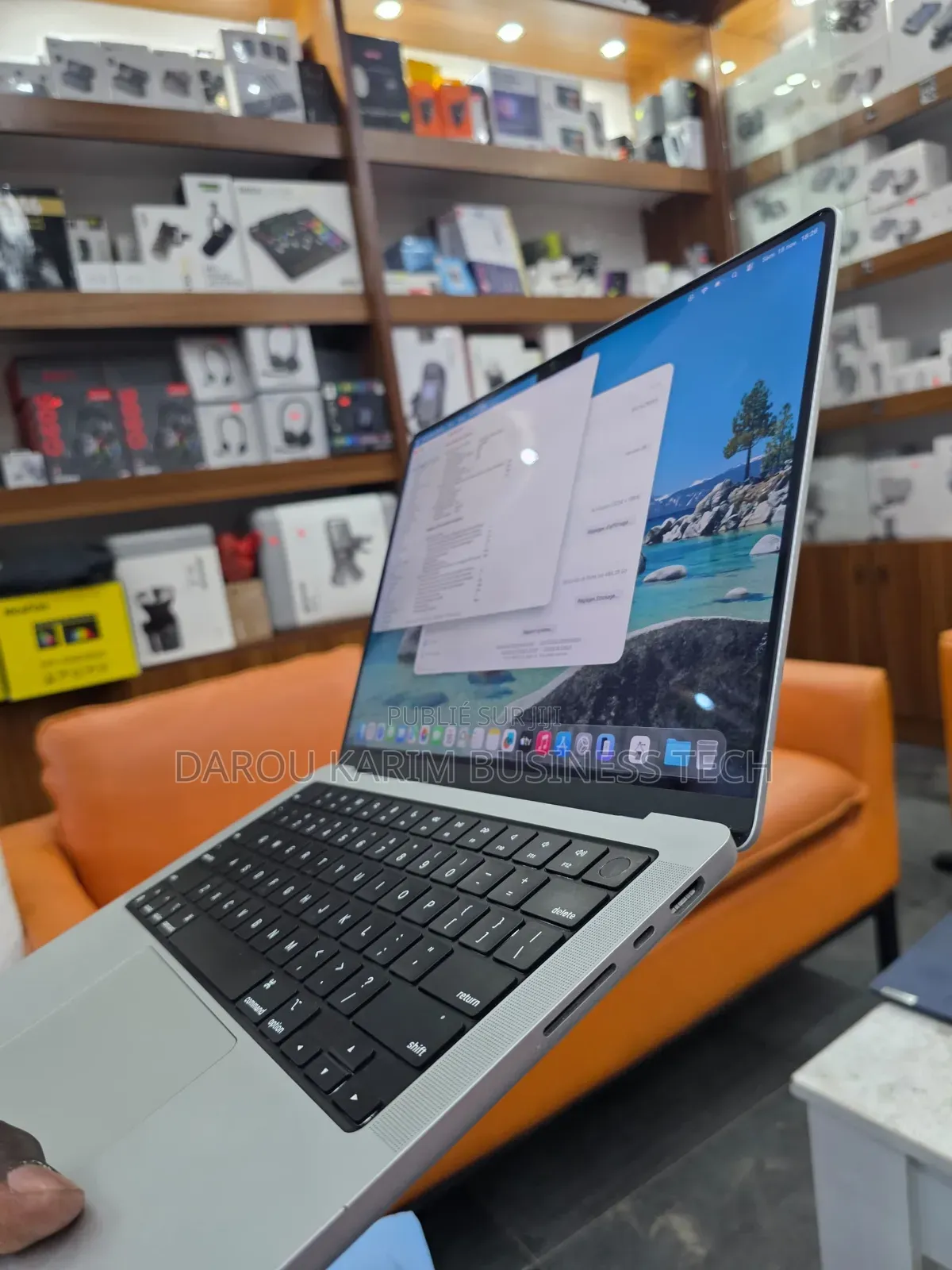 New Apple MacBook Pro 2023 M2 16GB Apple M2 SSD 512GB