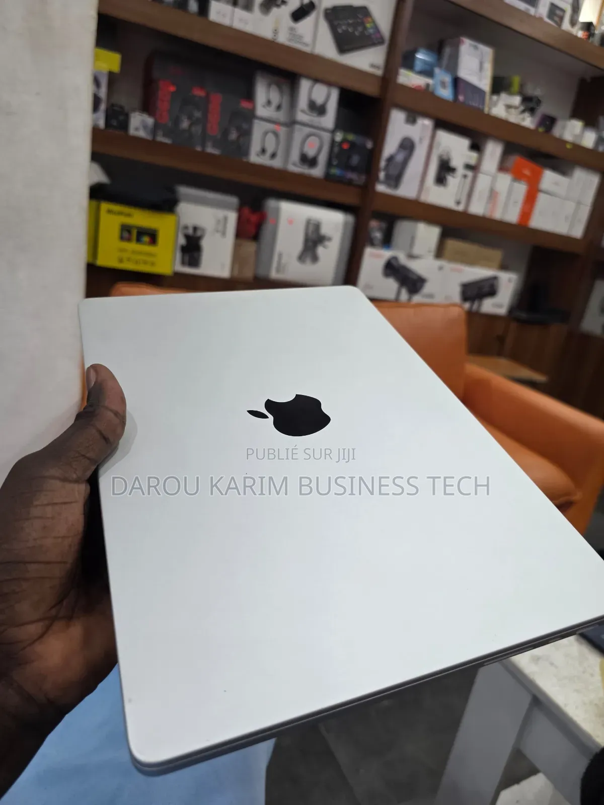 New Apple MacBook Pro 2023 M2 16GB Apple M2 SSD 512GB