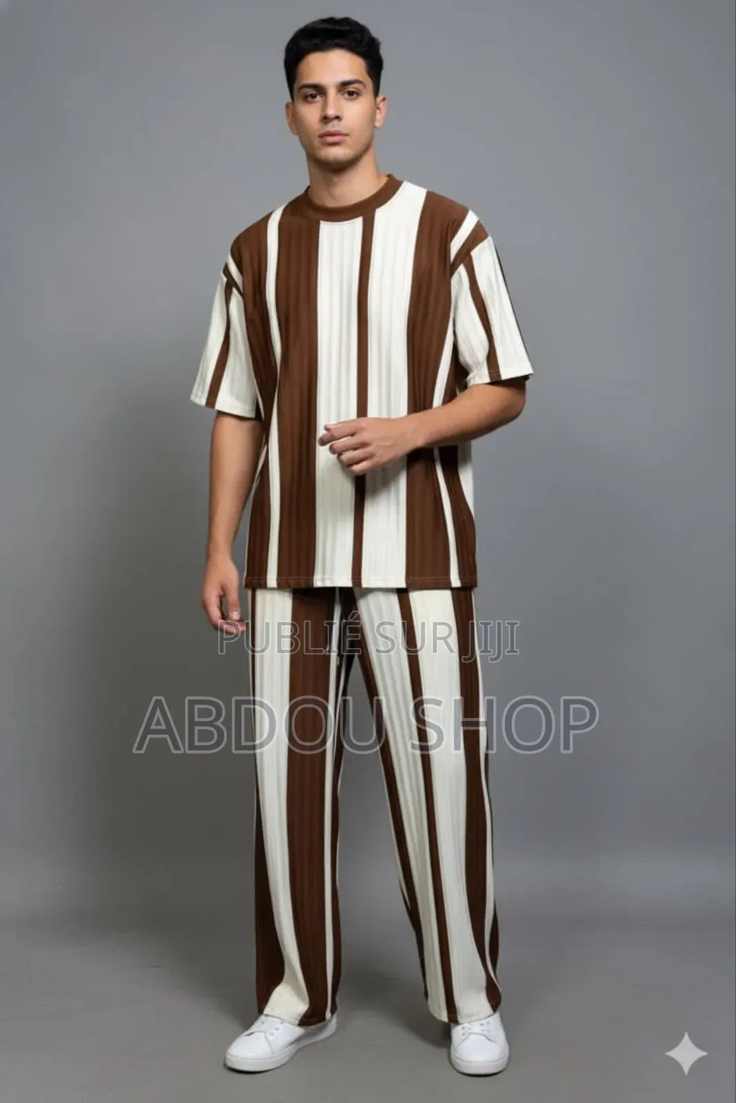 Ensemble T-Shirt Et Pantalon Disponible