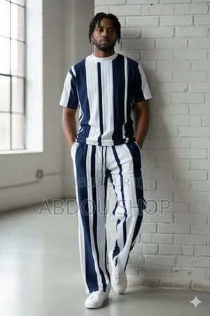 Ensemble T-Shirt Et Pantalon Disponible