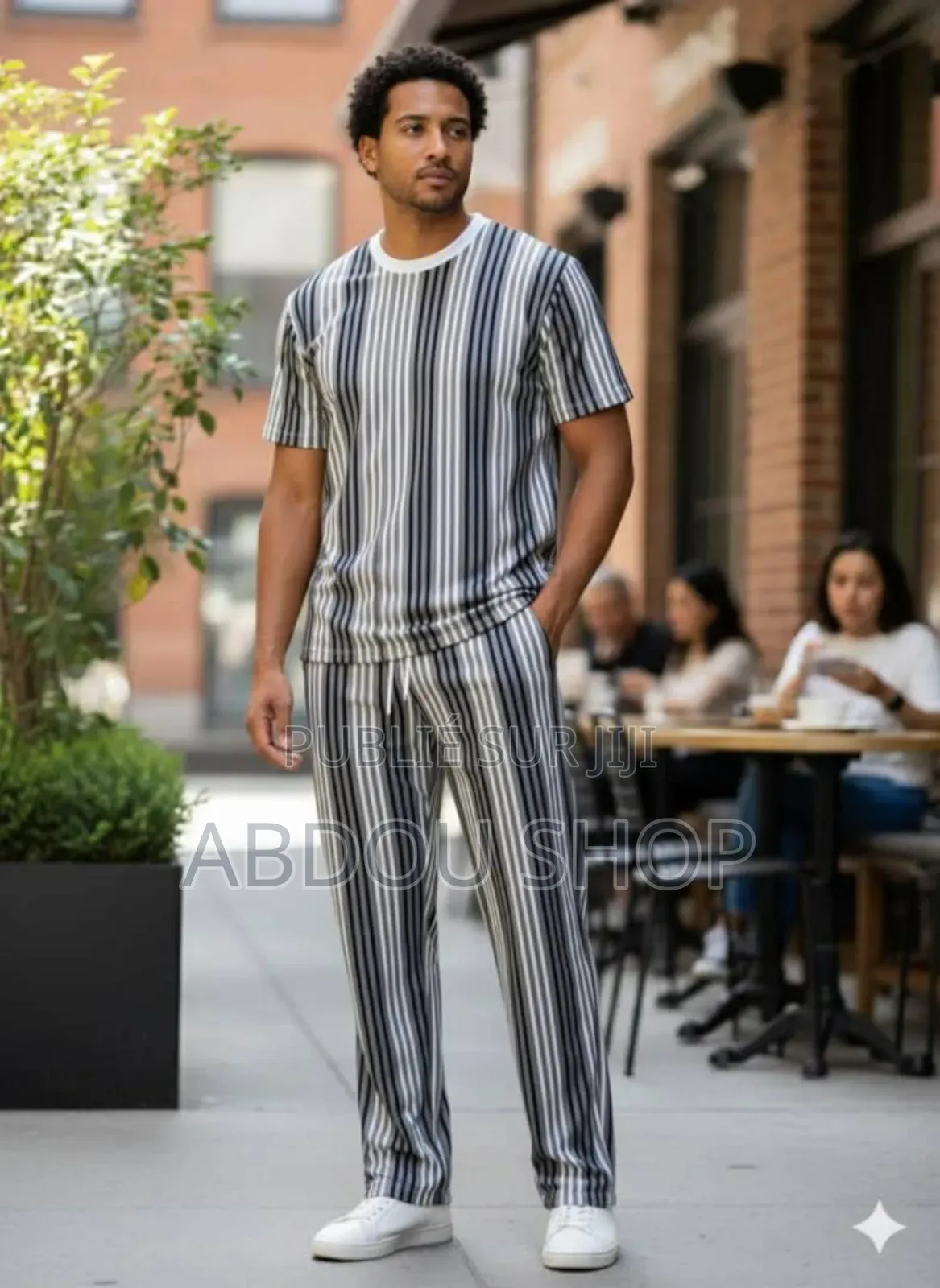 Ensemble T-Shirt Et Pantalon Disponible