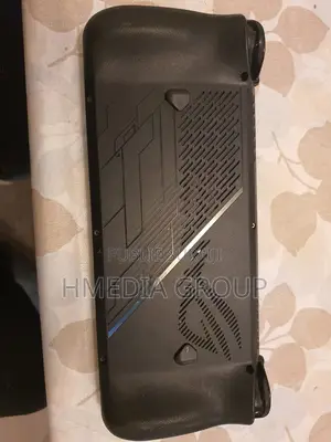 Photo - Asus Rog Strix Ally X