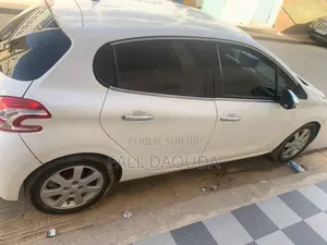 Photo - Peugeot 208 2012