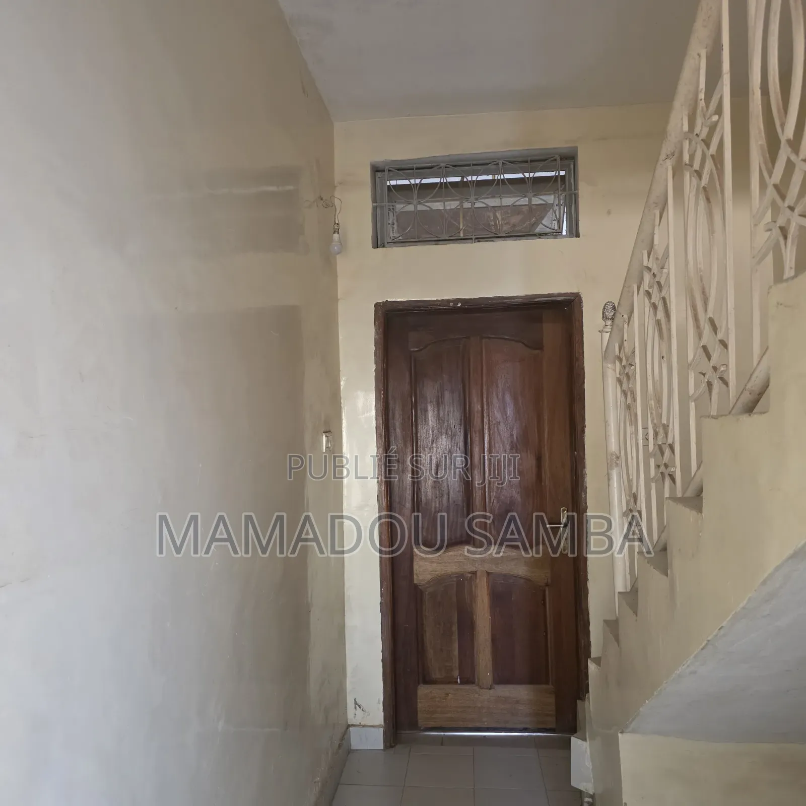 1chbre Chambre et salon dans Duplex, Rufisque à Louer