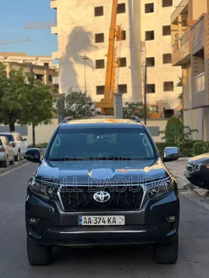 Photo - Toyota Land Cruiser Prado 2015