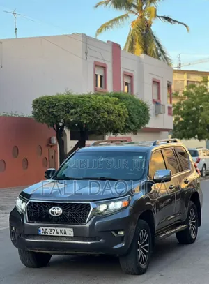 Toyota Land Cruiser Prado 2015